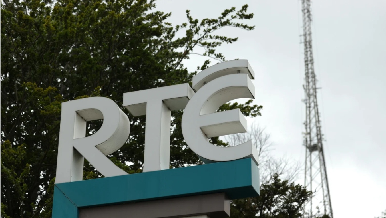 RTE threatens to continue making Fair City unless people pay licence fee