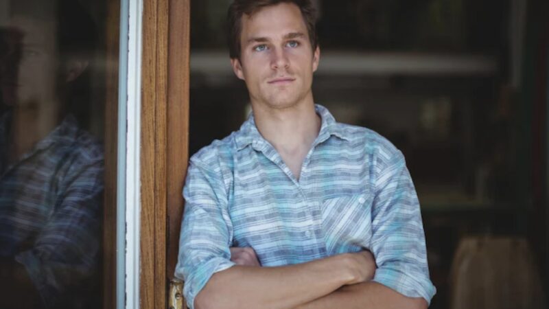 Lol – Local gobshite actually pays for Sky Sports legally