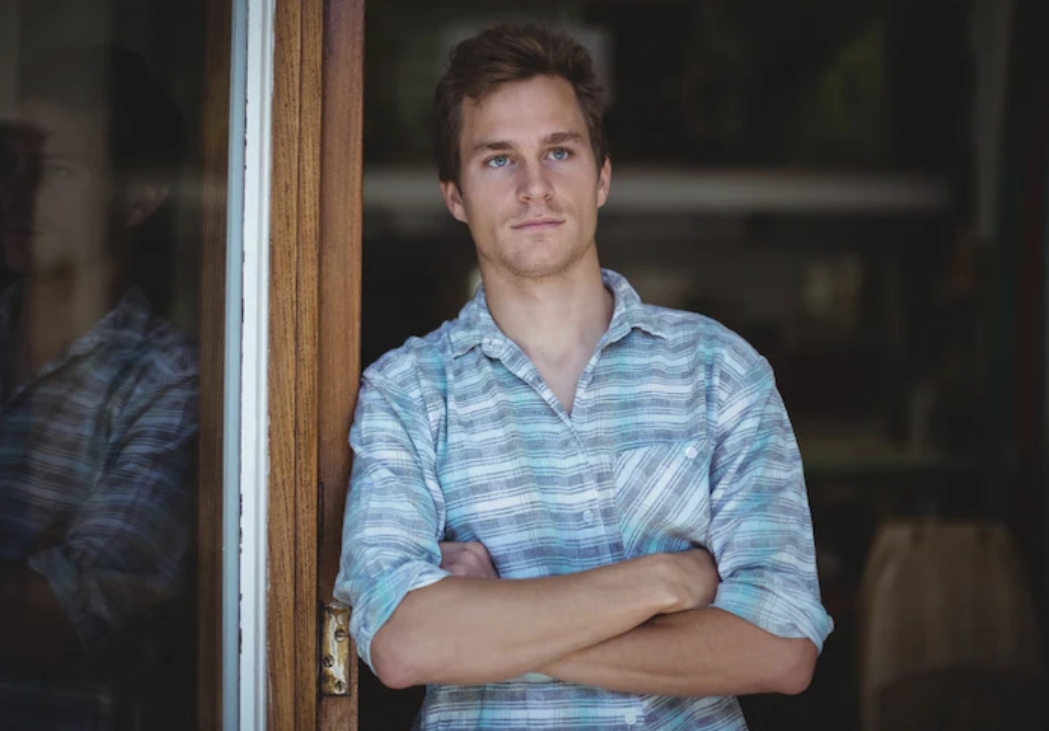 Lol – Local gobshite actually pays for Sky Sports legally