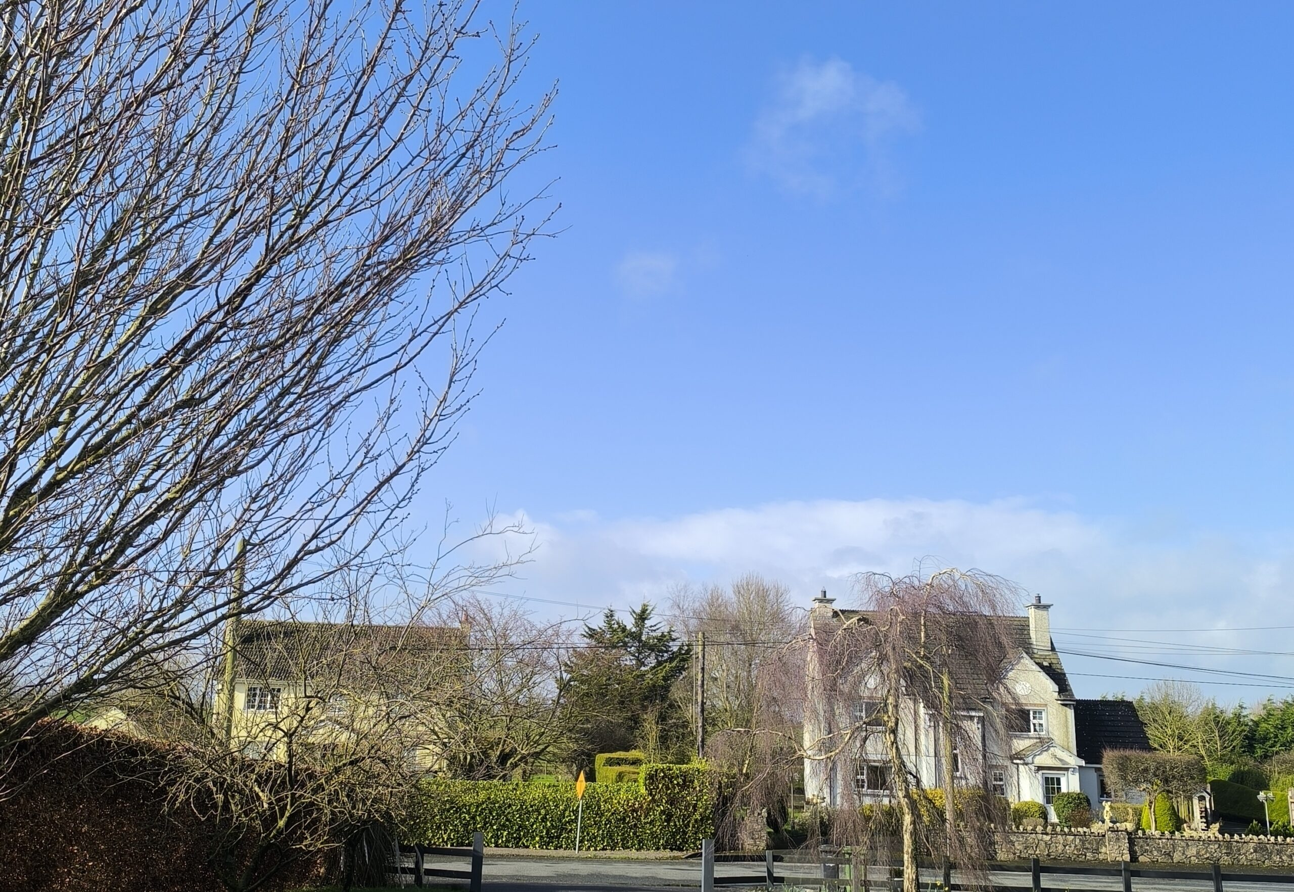 Government calls for nationwide hosepipe ban as no rain is forecast for today